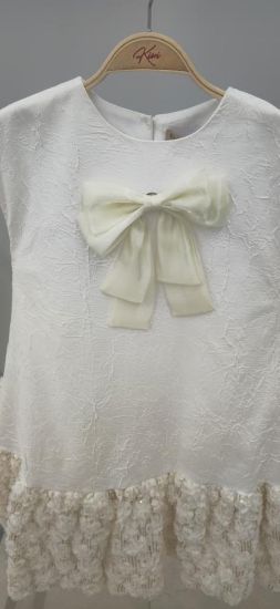 صورة فستان بيج بفينكه كبيرة على الصدر